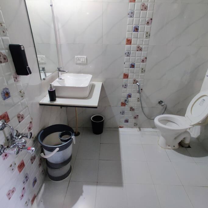 Valley Nest For 6-12 Pax 아부 산 외부 사진