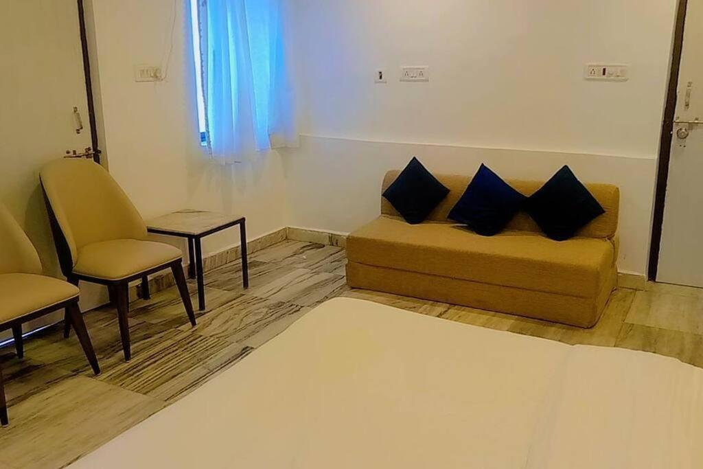 Valley Nest For 6-12 Pax 아부 산 외부 사진