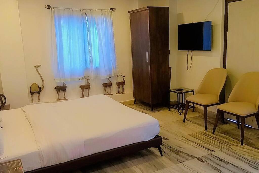 Valley Nest For 6-12 Pax 아부 산 외부 사진