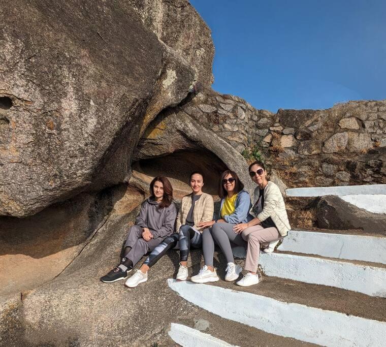 Valley Nest For 6-12 Pax 아부 산 외부 사진