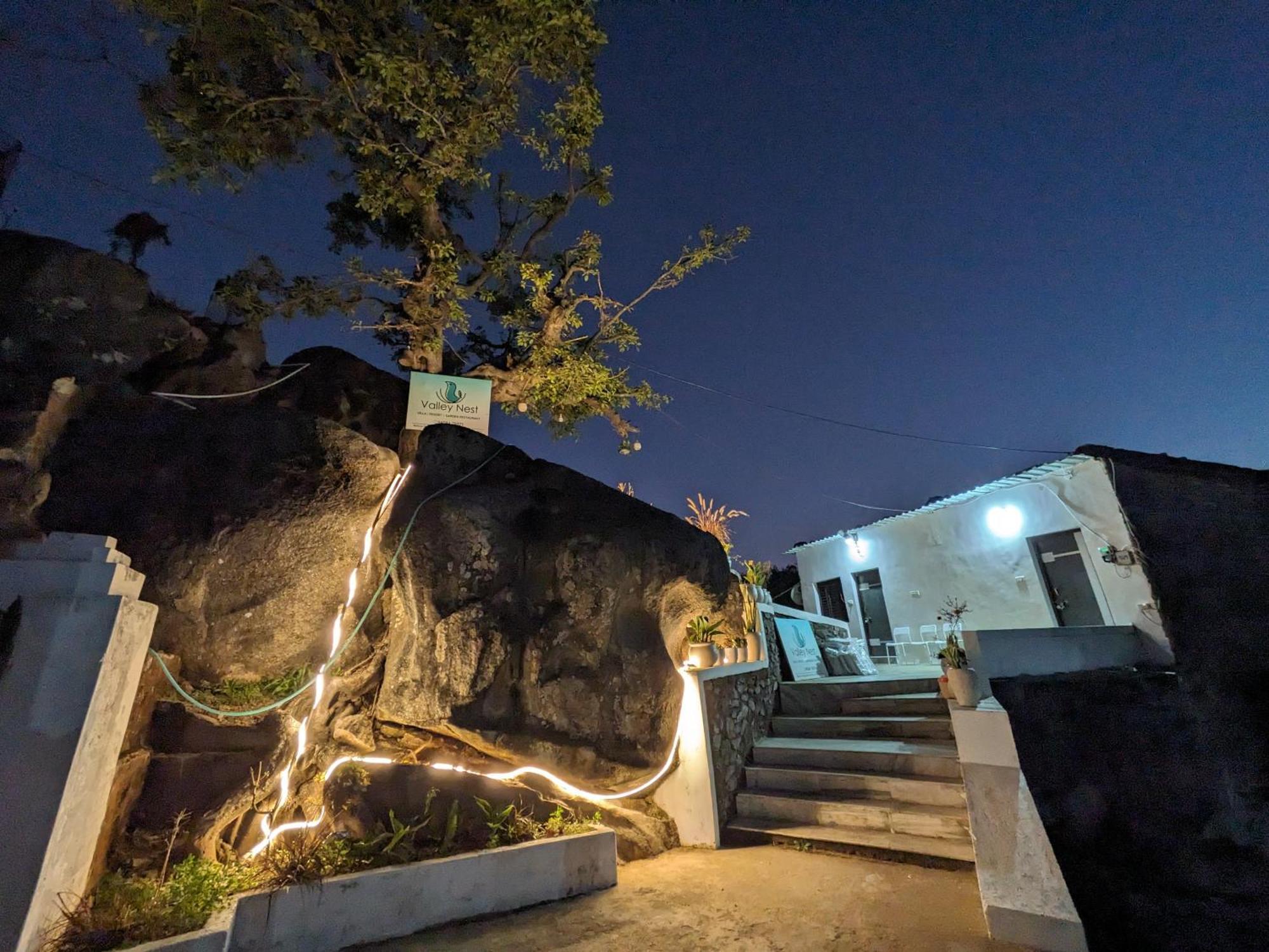 Valley Nest For 6-12 Pax 아부 산 외부 사진