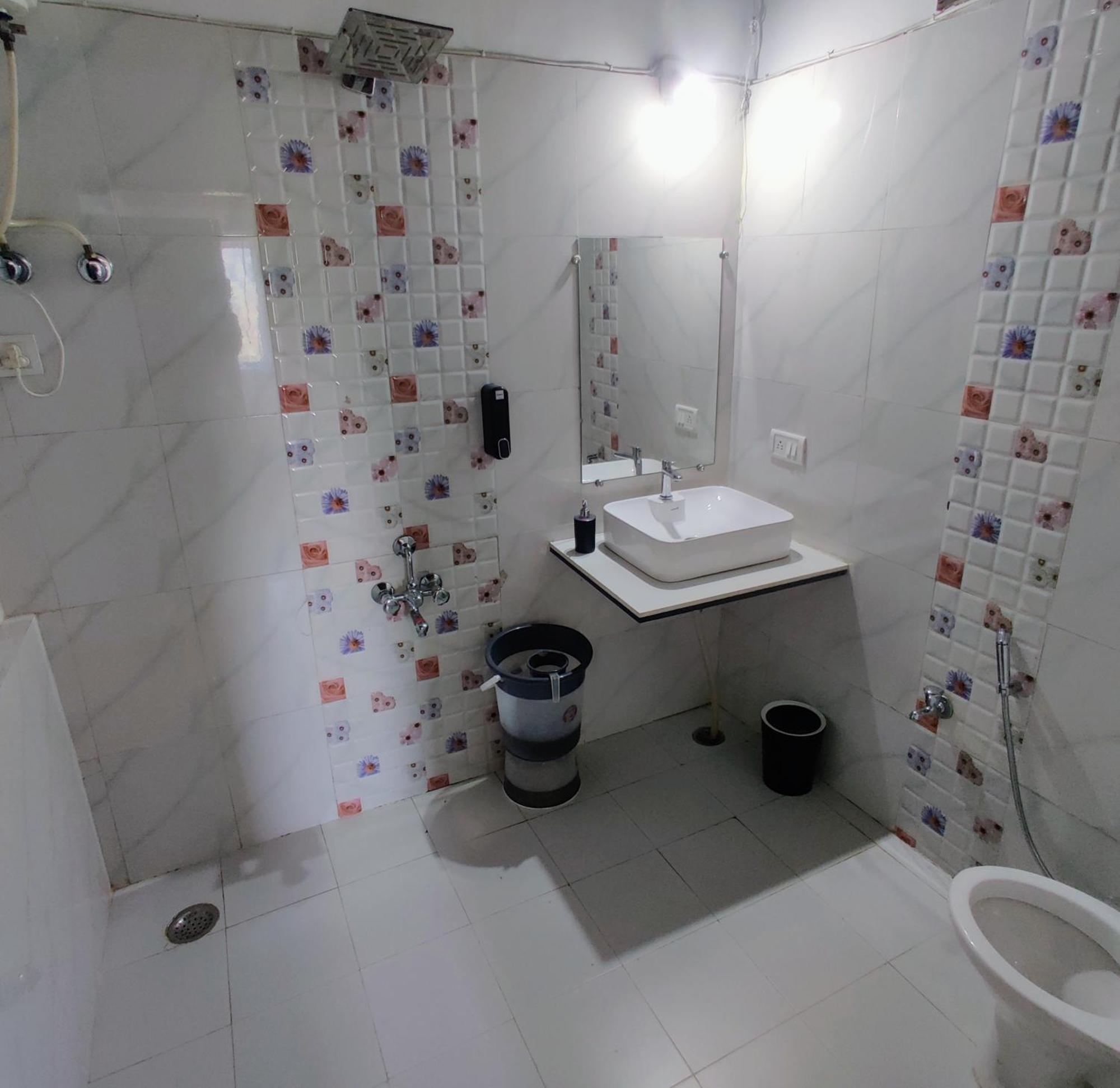 Valley Nest For 6-12 Pax 아부 산 외부 사진